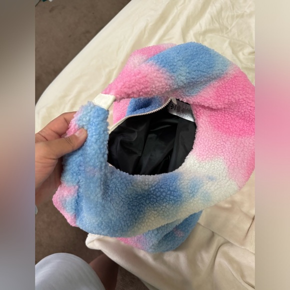 adidas large bag - Picture 2 of 4